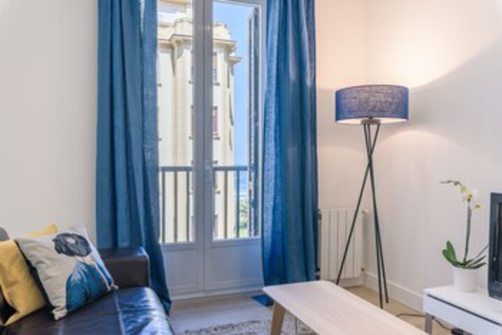 Room 8 of 30