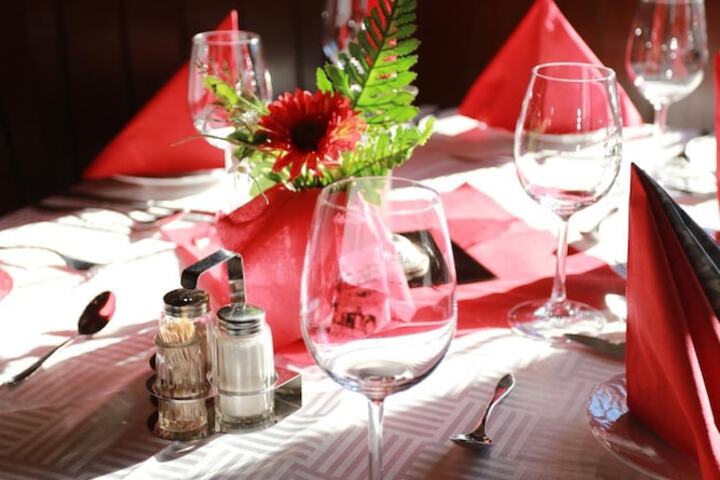 Dining 29 of 51
