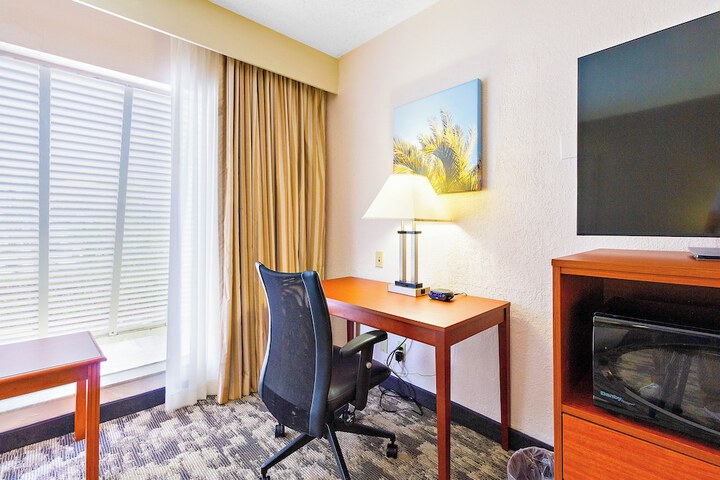 Room 8 of 20