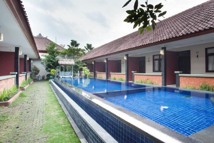 Pool Hotel