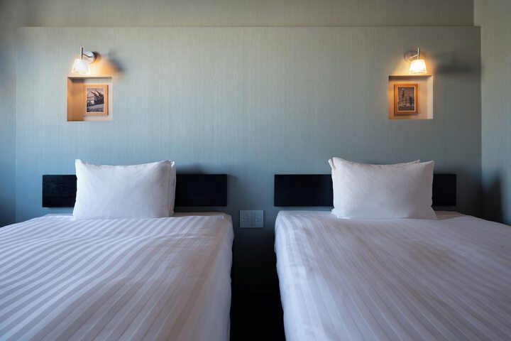 Room 15 of 32