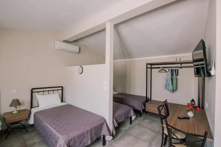 Room 8 of 79