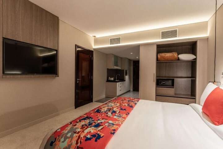 Room 17 of 43