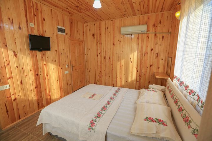 Room 15 of 18