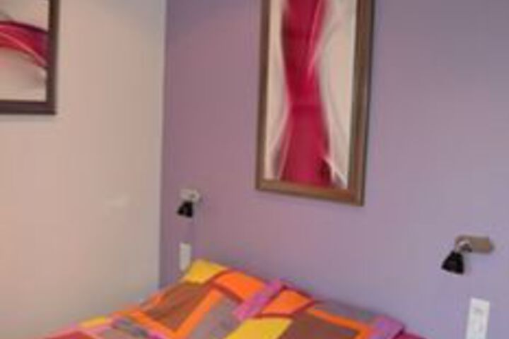 Room 28 of 74