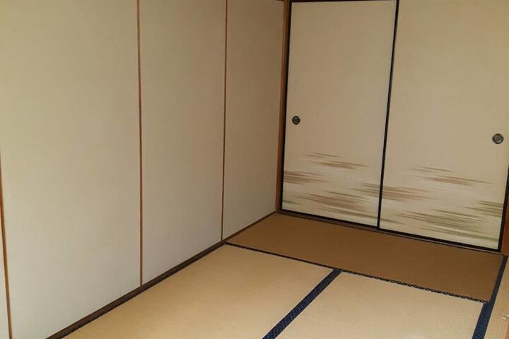 Room 10 of 29