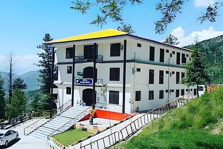 Exterior of Hotel Eagle Nest Malam Jabba
