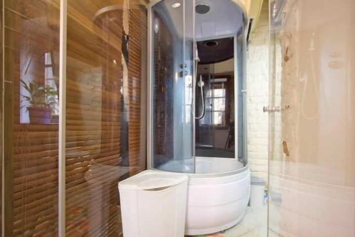 Room 10 of 10