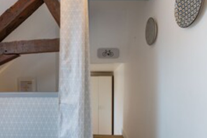 Room 10 of 14