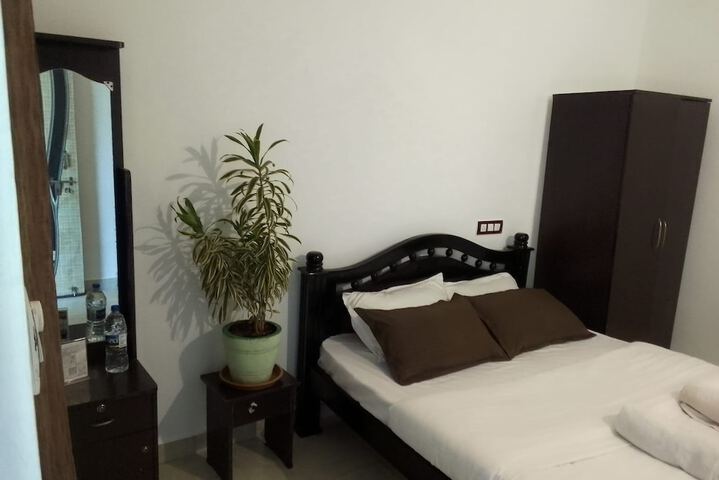 Room 14 of 30