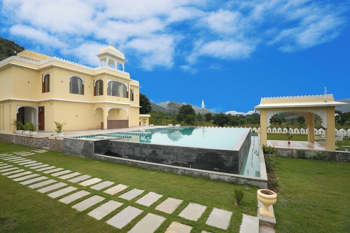 Pool 53 of 86