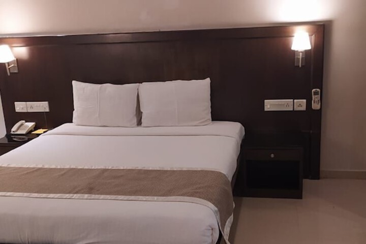Room 17 of 34