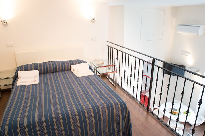 Room 3 of 38