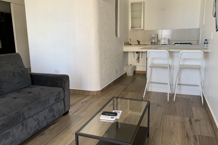 Room 6 of 34