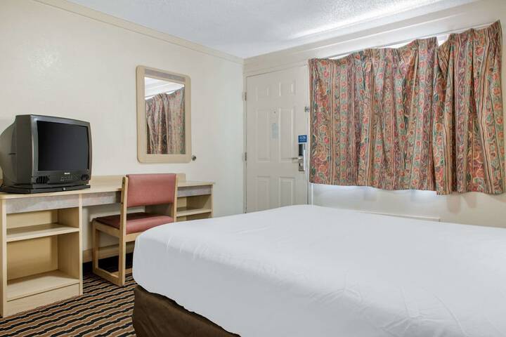 2 Queen Beds (4 of 5)