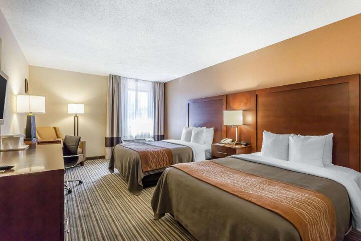 Double Accessible Queen Size Bed (4 of 8)