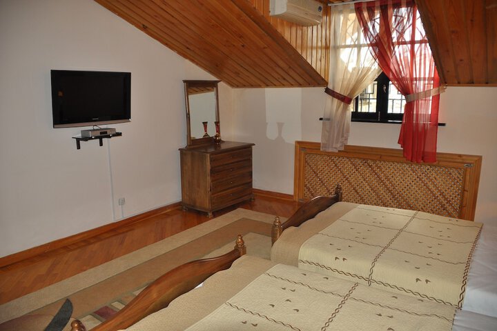 Room 4 of 31