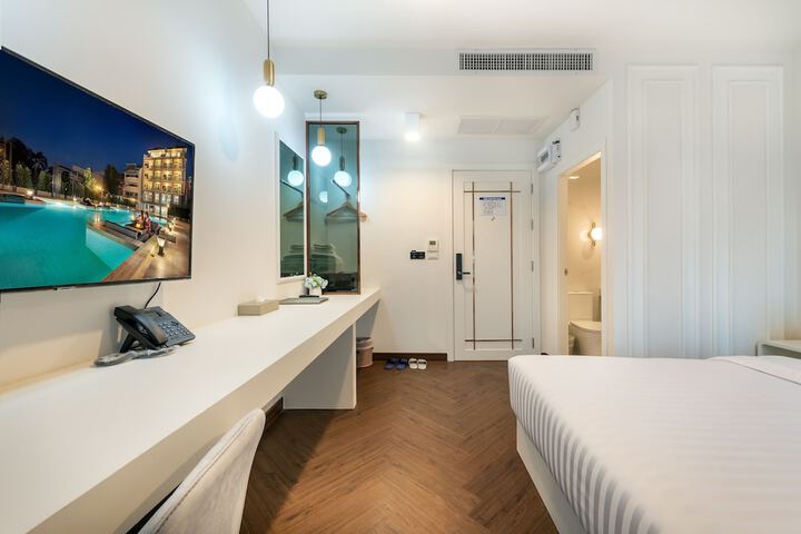 Room 13 of 68