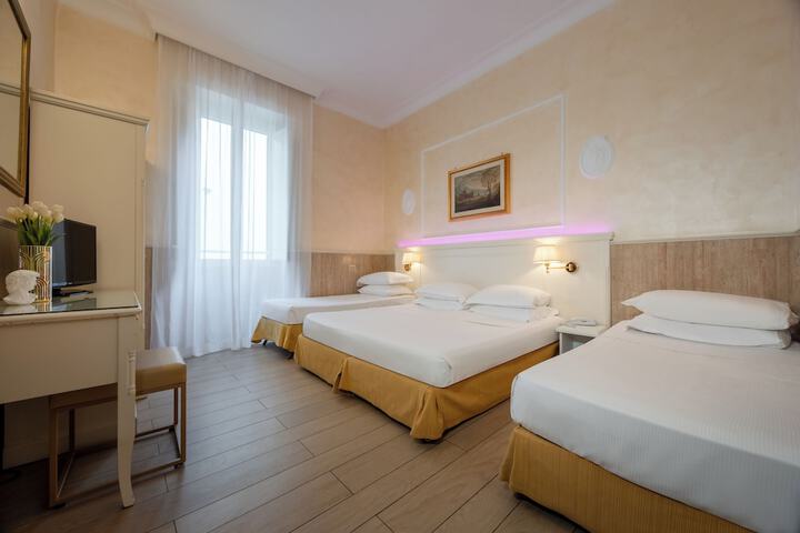 Room 32 of 100