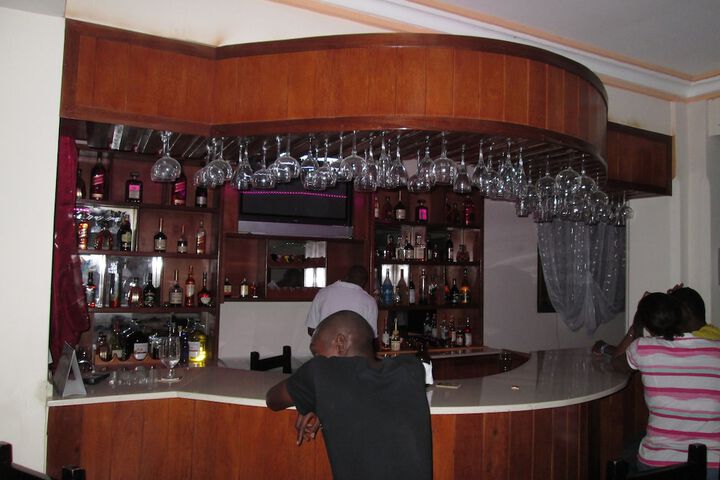 Lounge 20 of 36