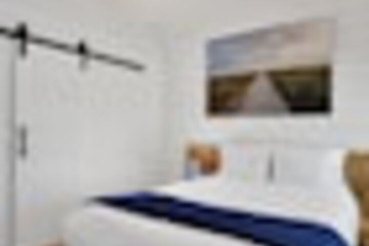 Room 284 of 984