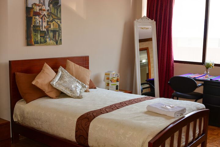 Room 17 of 32