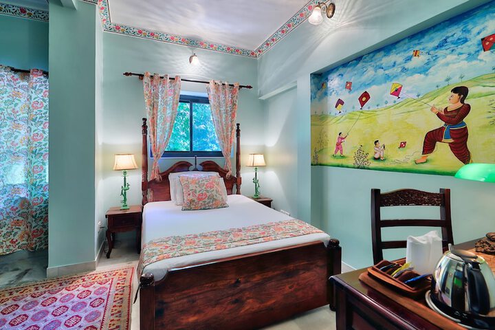 Room 10 of 38