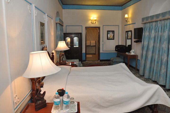Room 3 of 17