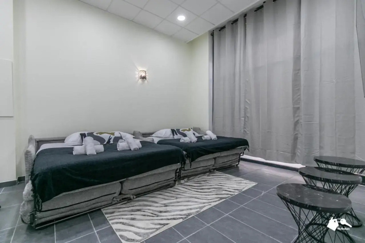 Room 3 of 21