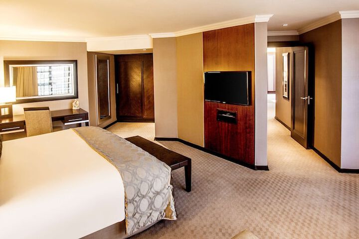 Room 7 of 38