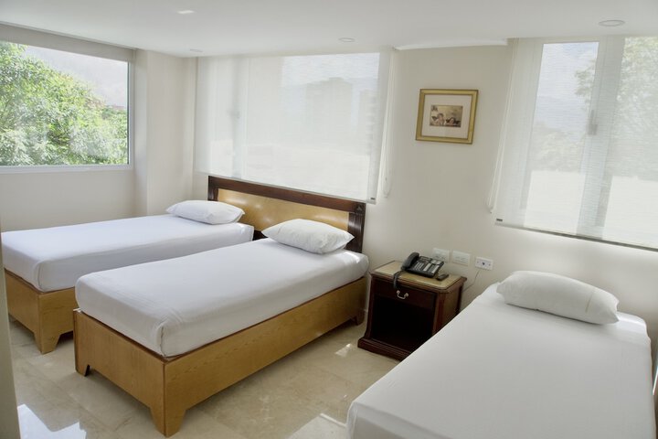 Room 25 of 106
