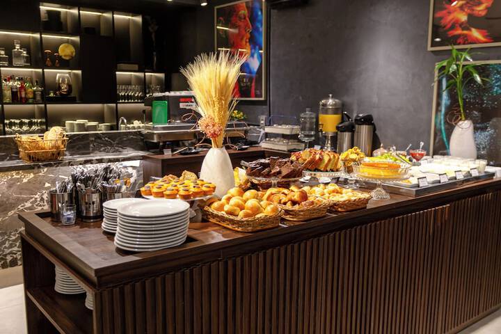 Breakfast/Coffee Service 167 of 184
