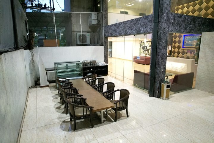 Dining 54 of 83