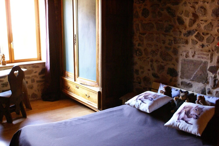 Room 2 of 15