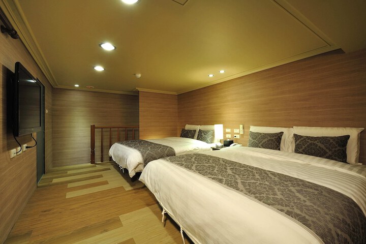 Room 28 of 60