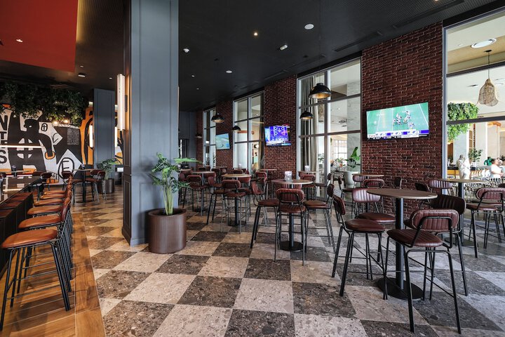 Lounge 197 of 223