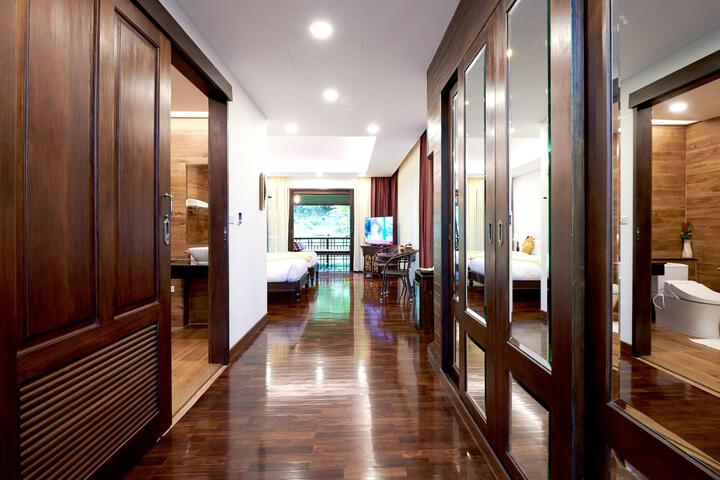 Room 2 of 40