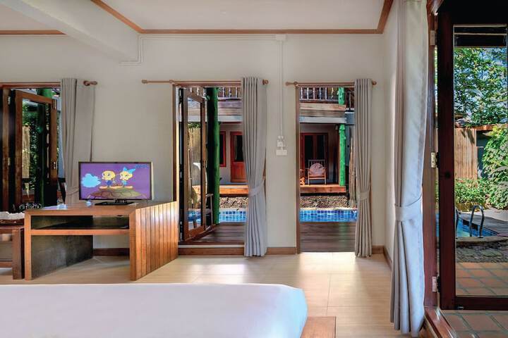 Room 16 of 77