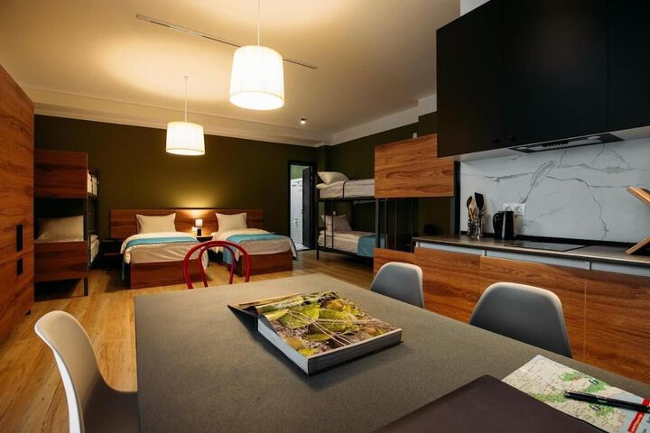 Room 4 of 27