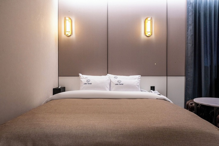 Room 38 of 74