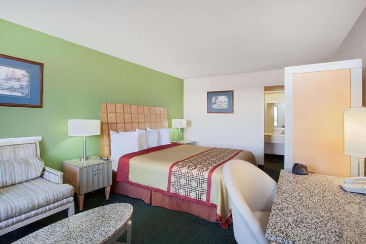 1 King Bed (9 of 9)