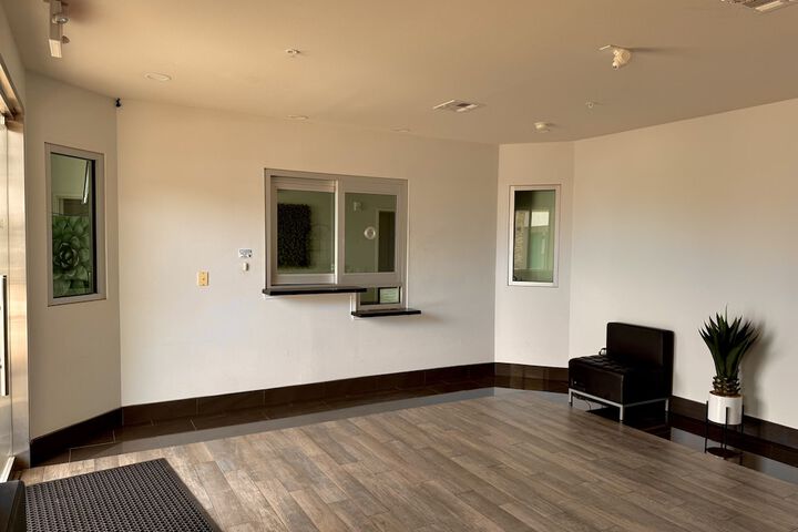 Photo of Garden Inn Express