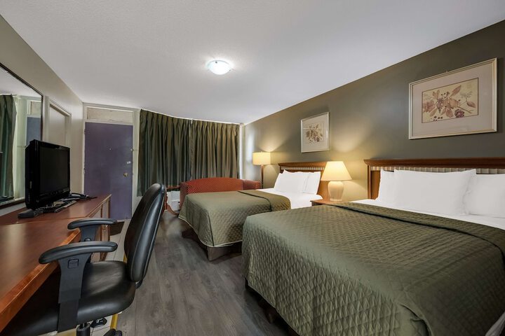 Room 12 of 38