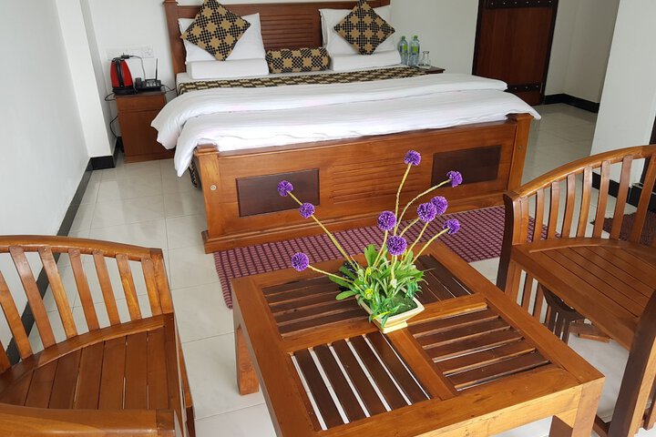 Room 8 of 33