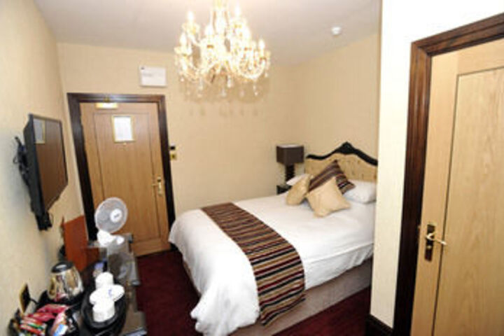 Room 41 of 64