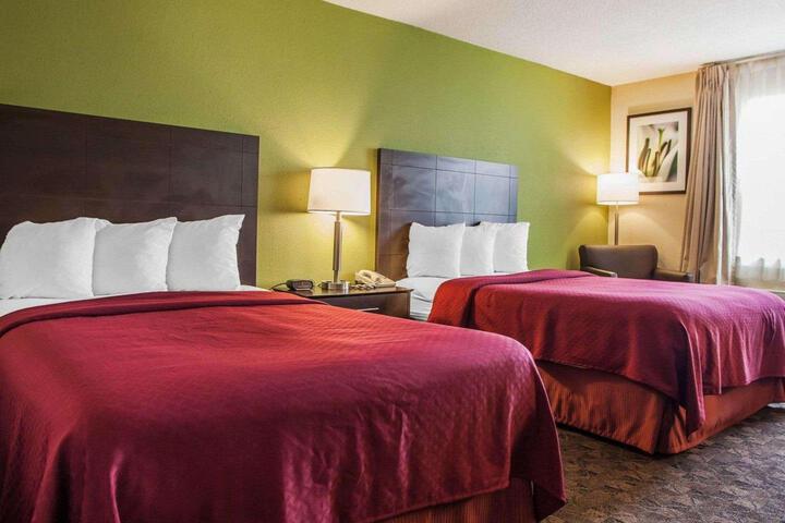 2 Double Beds (13 of 13)