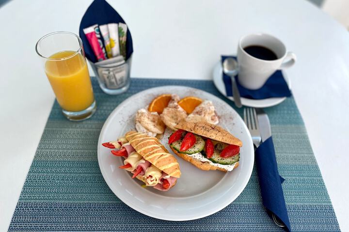 Breakfast/Coffee Service 38 of 63