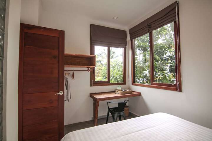 Room 11 of 83