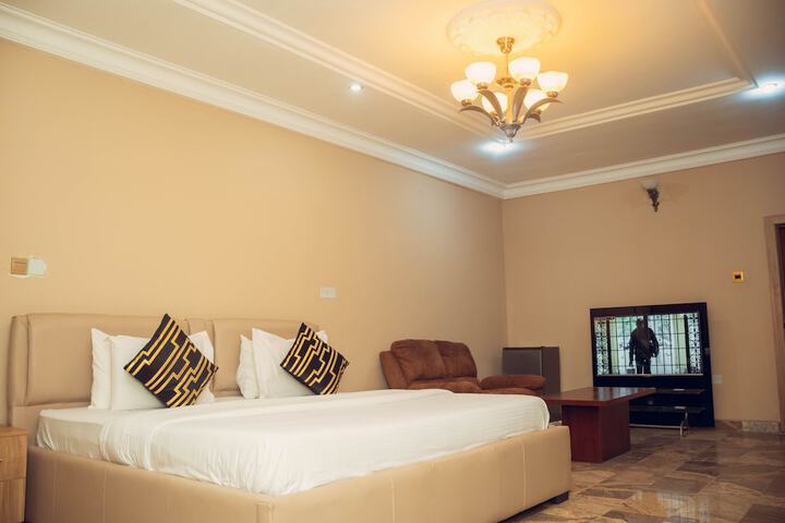 Room 14 of 22