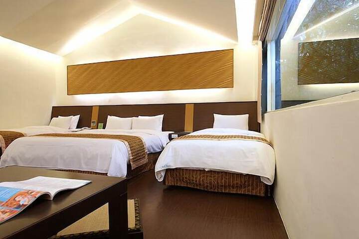 Room 12 of 62